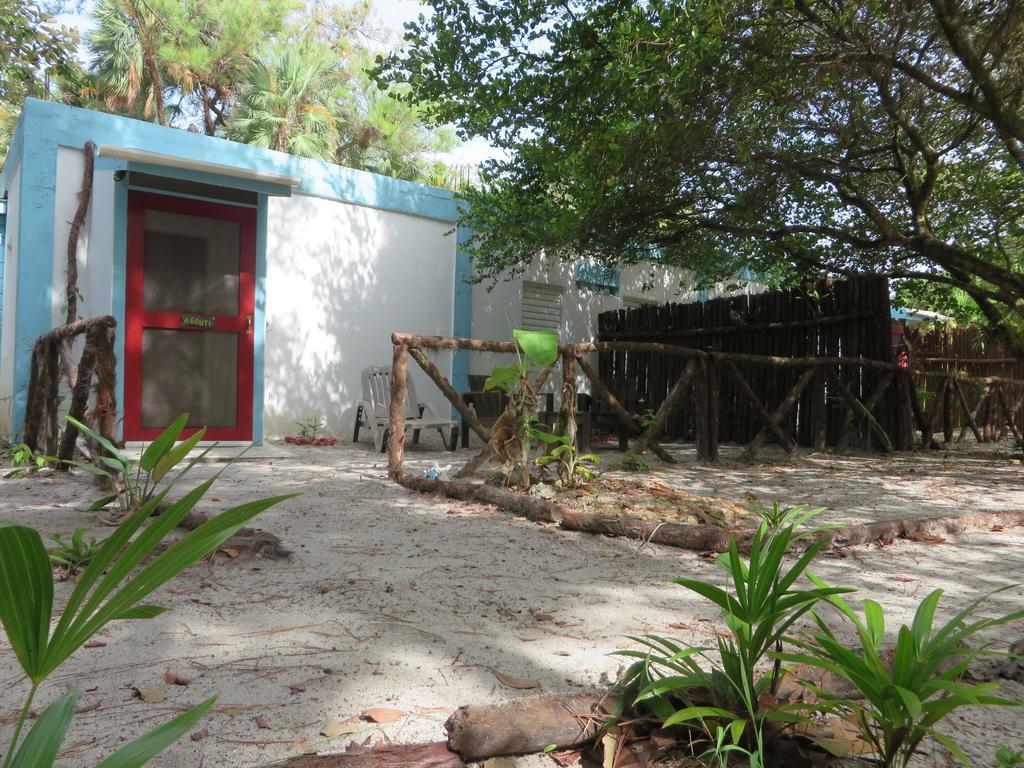 Simberts Apartments Maya Beach Ruang foto