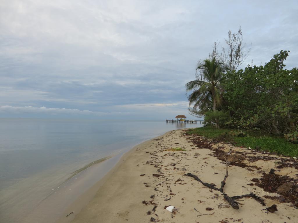 Simberts Apartments Maya Beach Bagian luar foto