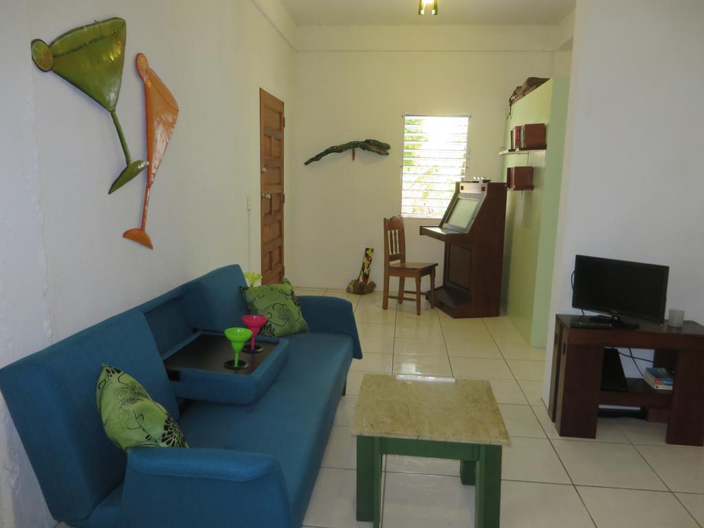 Simberts Apartments Maya Beach Bagian luar foto