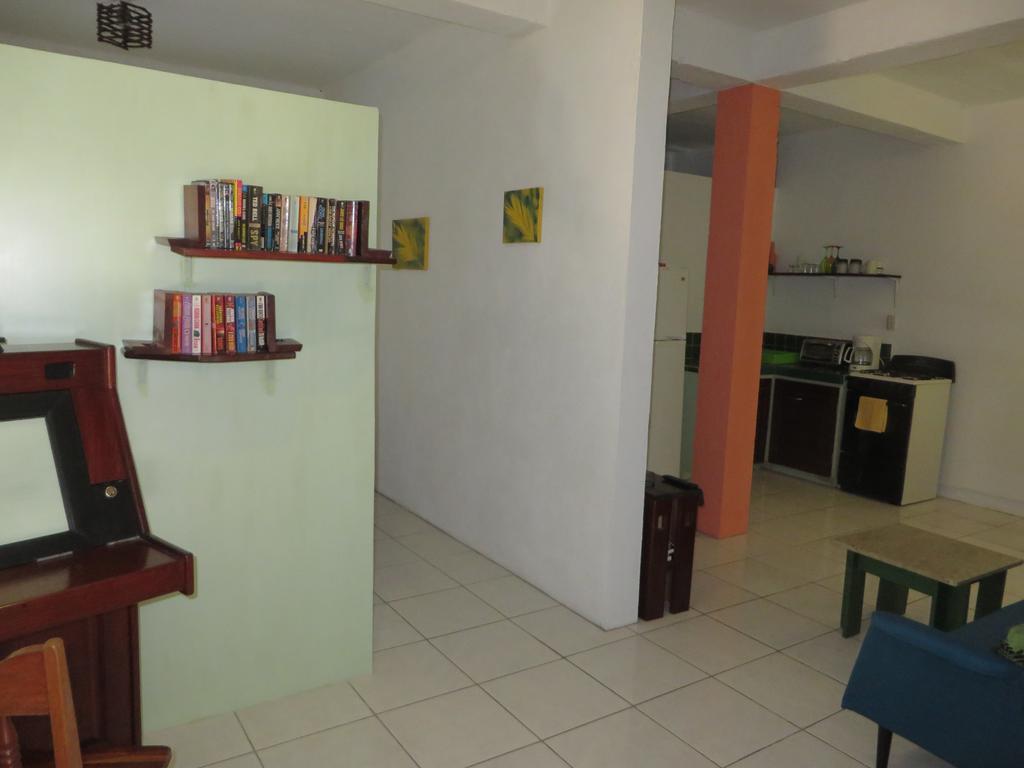 Simberts Apartments Maya Beach Bagian luar foto