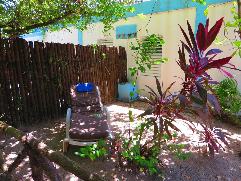 Simberts Apartments Maya Beach Bagian luar foto