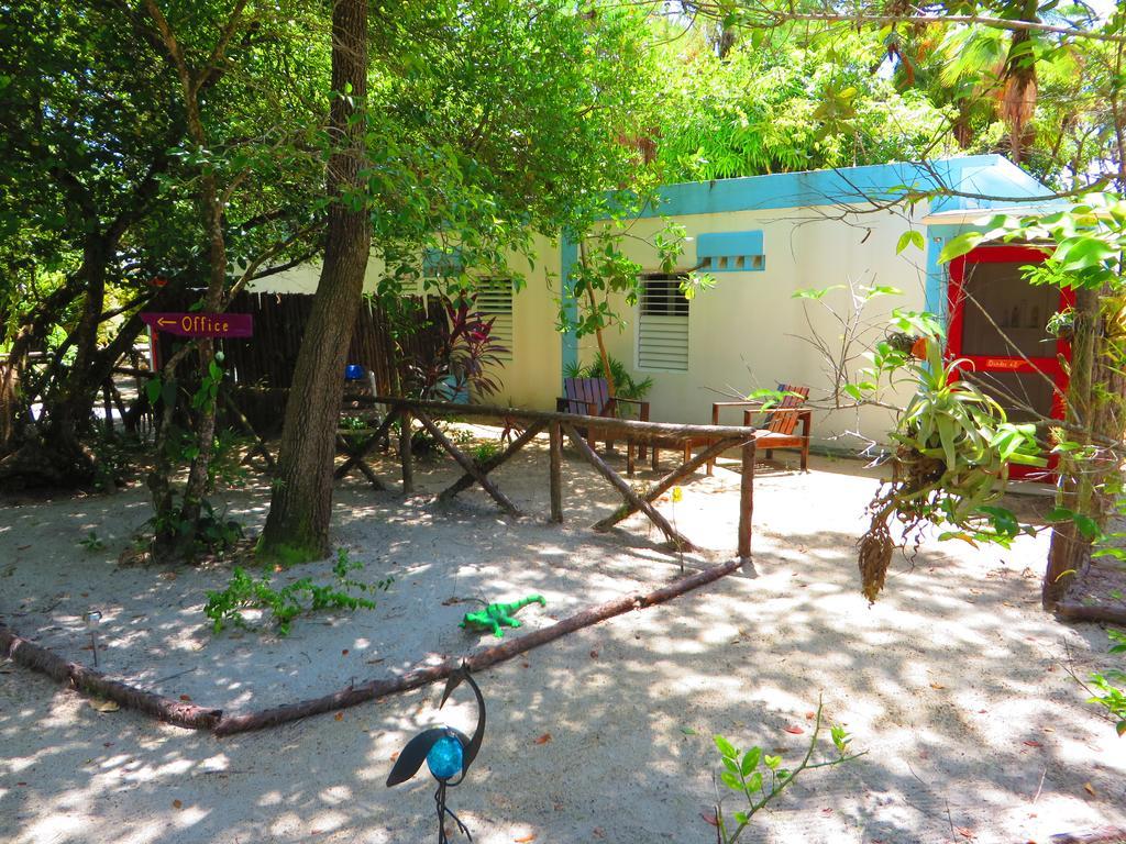 Simberts Apartments Maya Beach Bagian luar foto