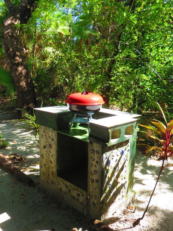 Simberts Apartments Maya Beach Bagian luar foto