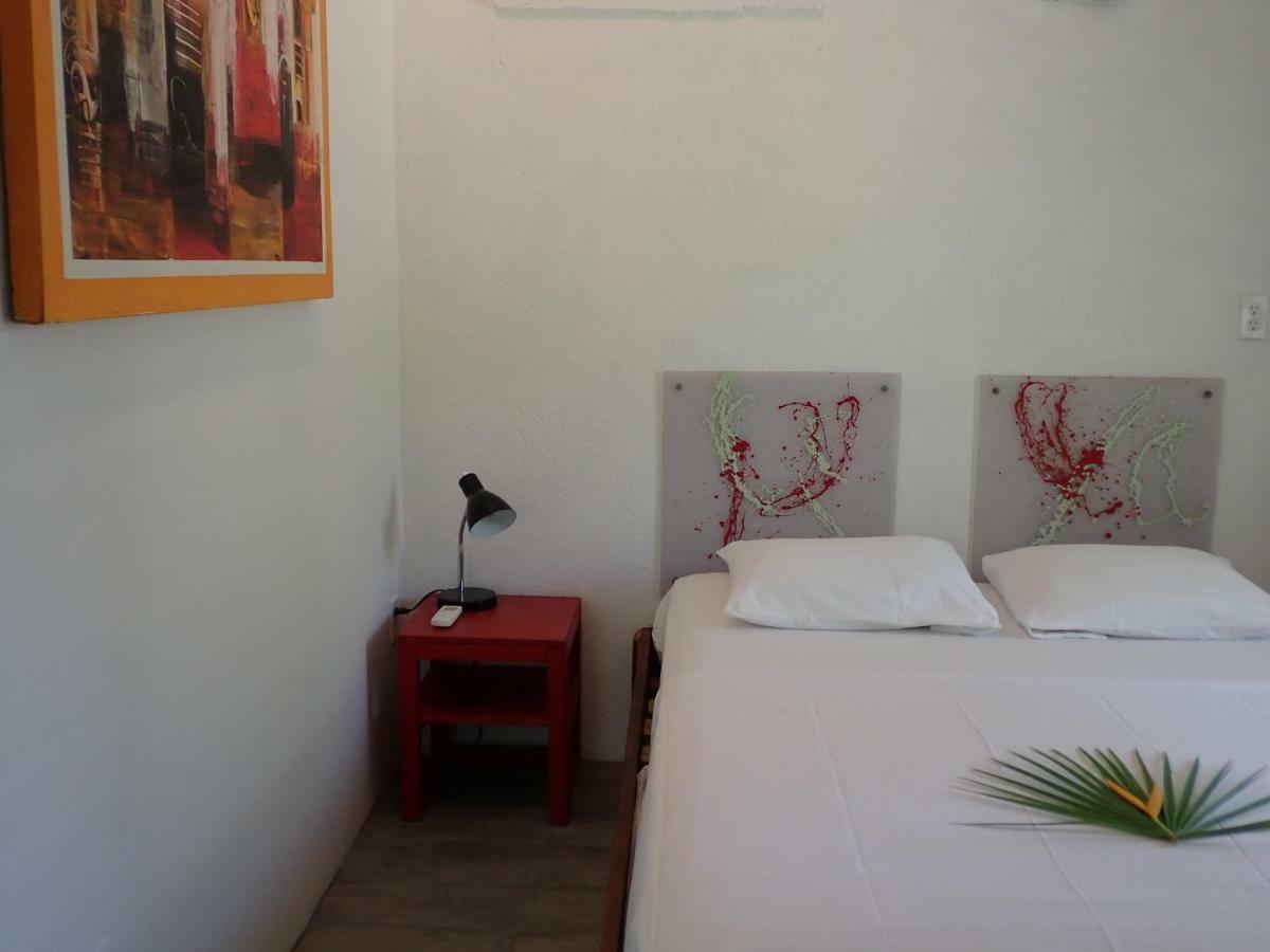 Simberts Apartments Maya Beach Bagian luar foto