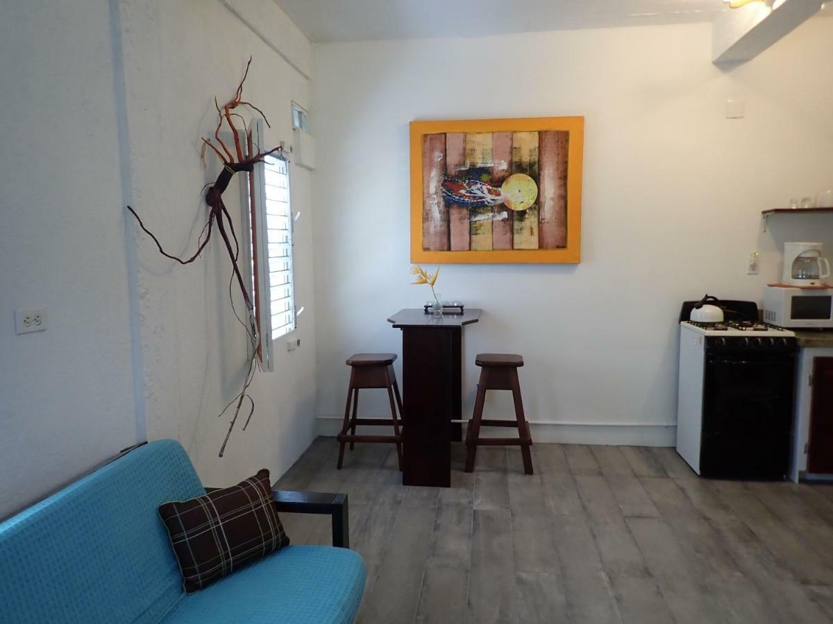Simberts Apartments Maya Beach Bagian luar foto