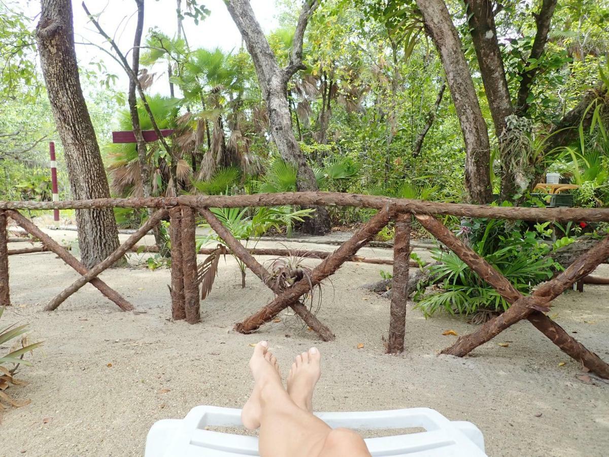 Simberts Apartments Maya Beach Bagian luar foto