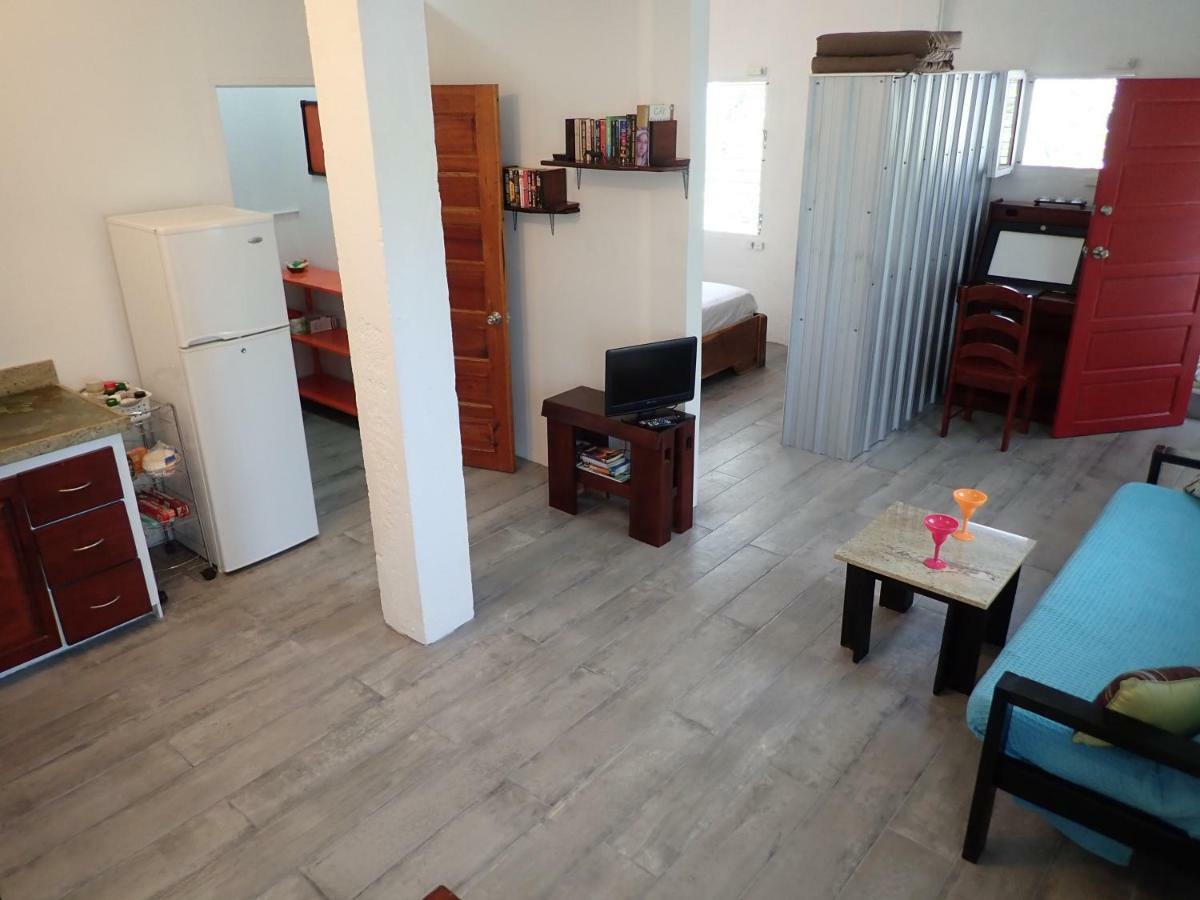 Simberts Apartments Maya Beach Bagian luar foto