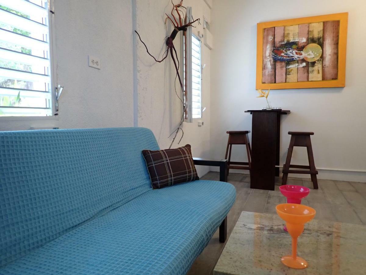 Simberts Apartments Maya Beach Bagian luar foto